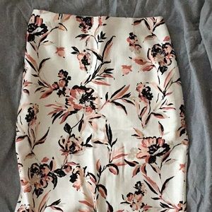 White House Black Market Floral Pencil Skirt